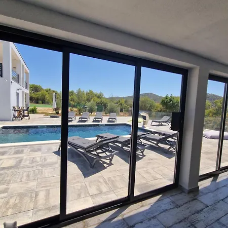 فيلة Jani Donja Jagodnja